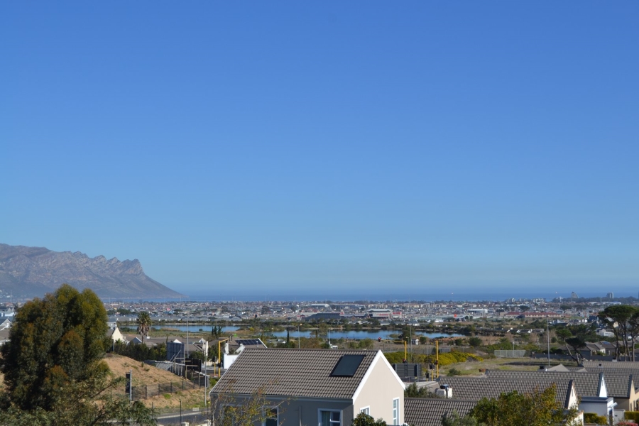  Bedroom Property for Sale in Mzuri Estate Western Cape